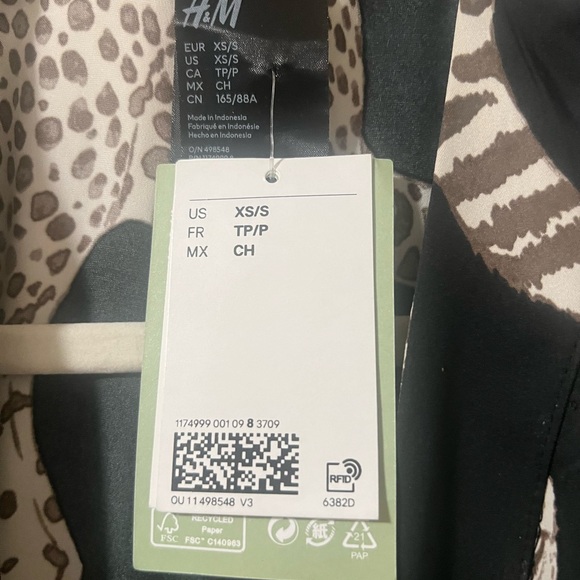 H&M Women’s Robe - Picture 3 of 3